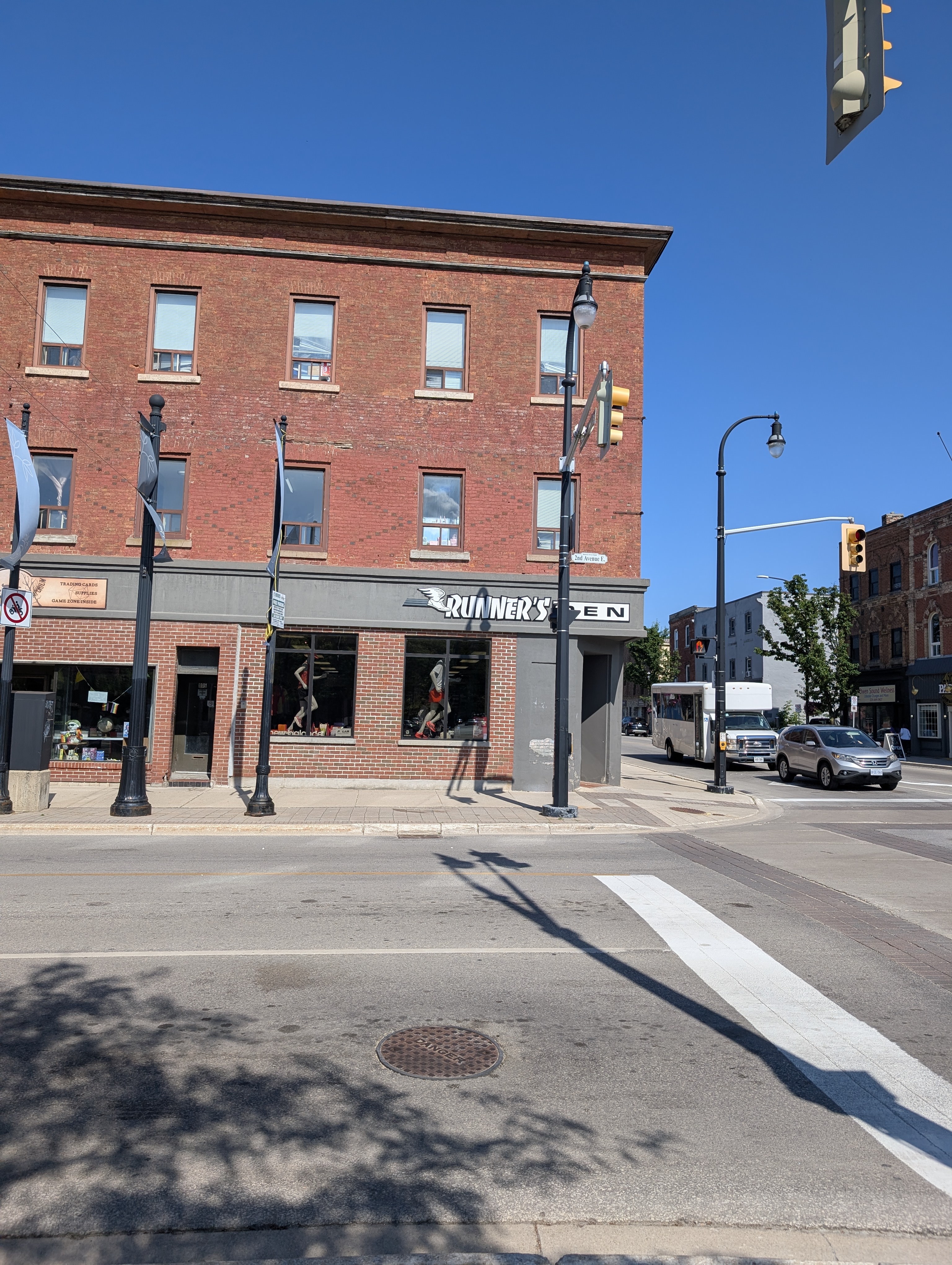 Image of storefront for Runner's Den