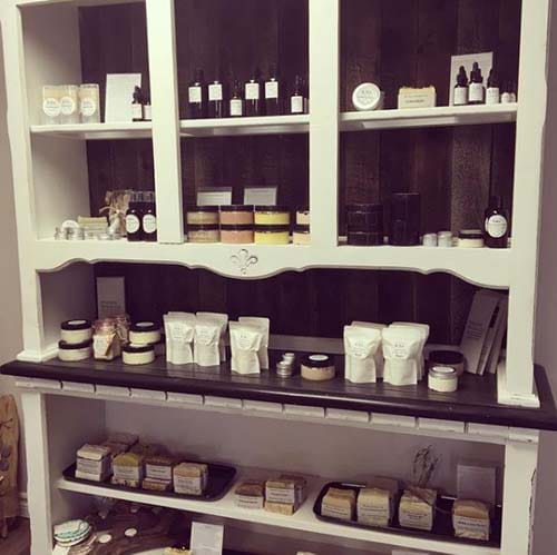 Image of storefront for Kim's Pretty Parlour
