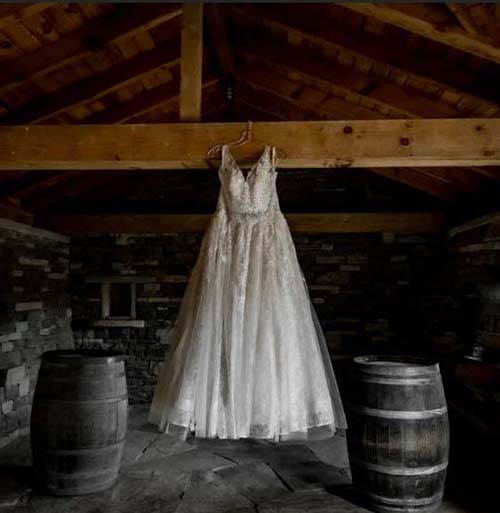 Image of storefront for T's Tailor Shop by Tamara